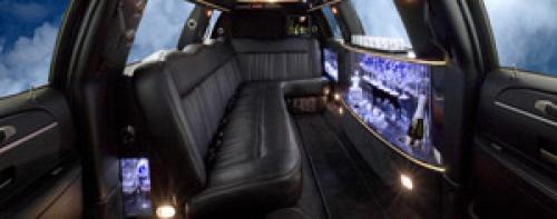limousine Lincoln  Town Car Stretch 2011 interior image